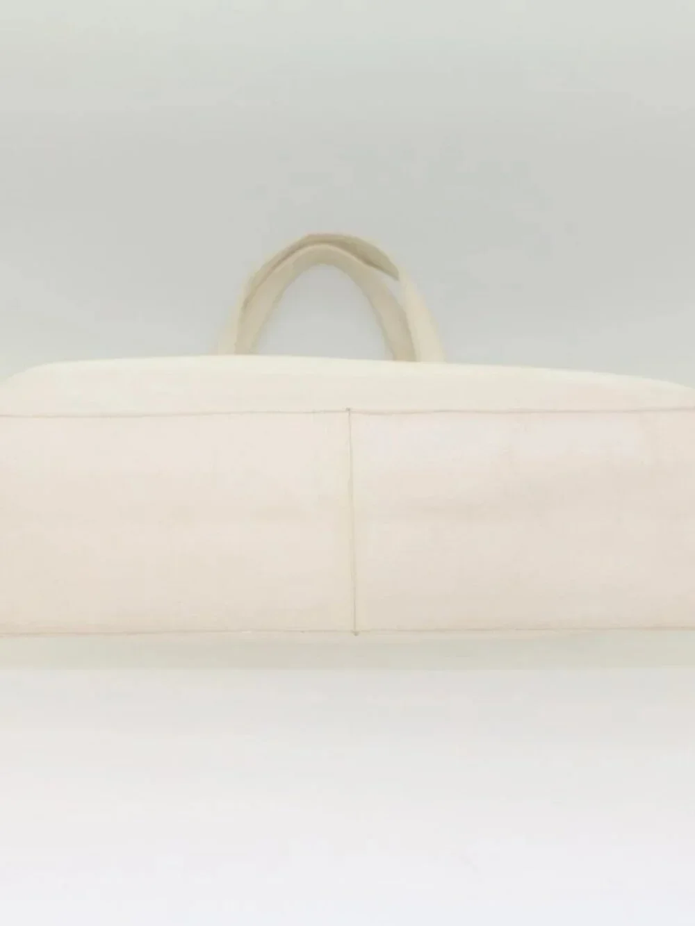 CHANEL Tote Bag Grained Calf Skin White CC Auth bs8320